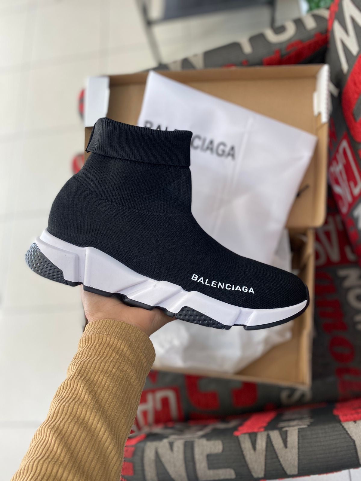 Balenciaga negro suela blanca