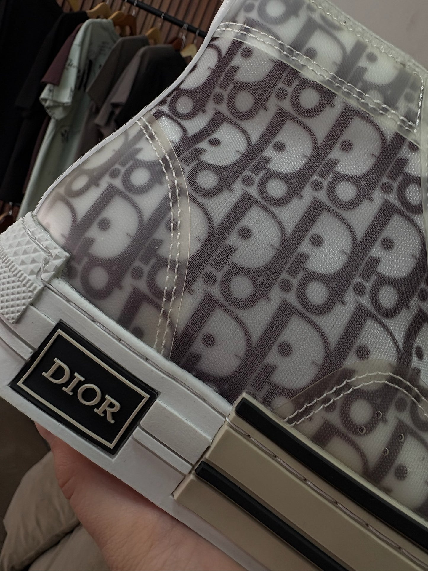 Dior B23