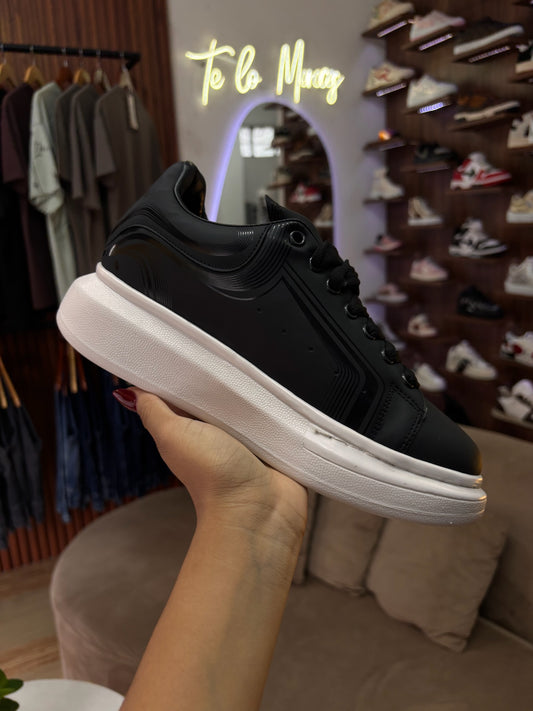 Alexander Mc Queen lineas negro