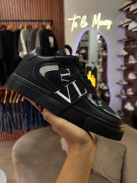 Valentino negro
