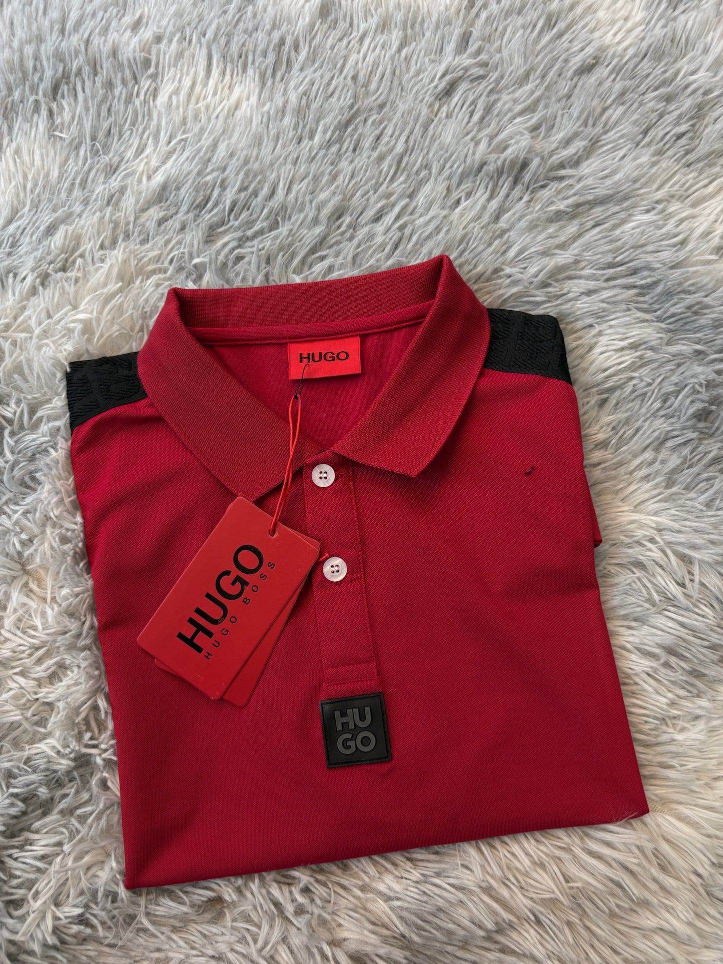 Camisa Boss Rojo  hombro negro