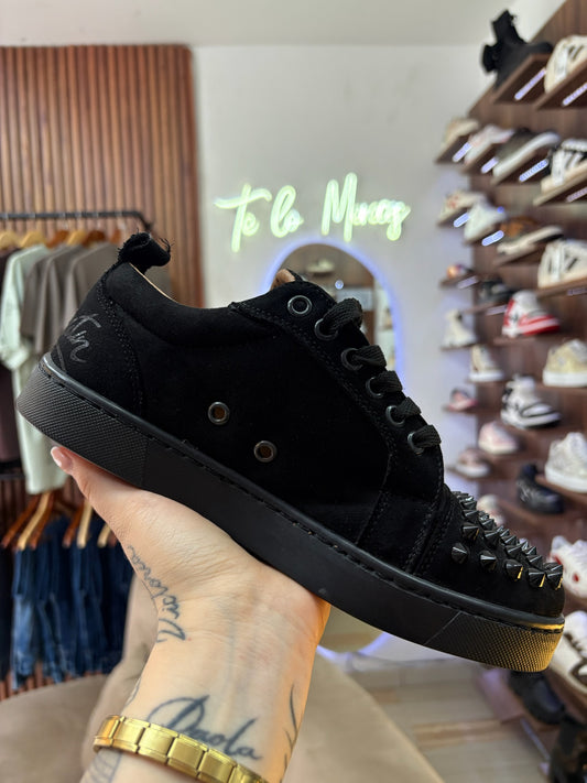 Louboutin gamuza