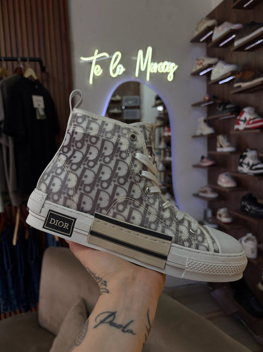 Dior B23
